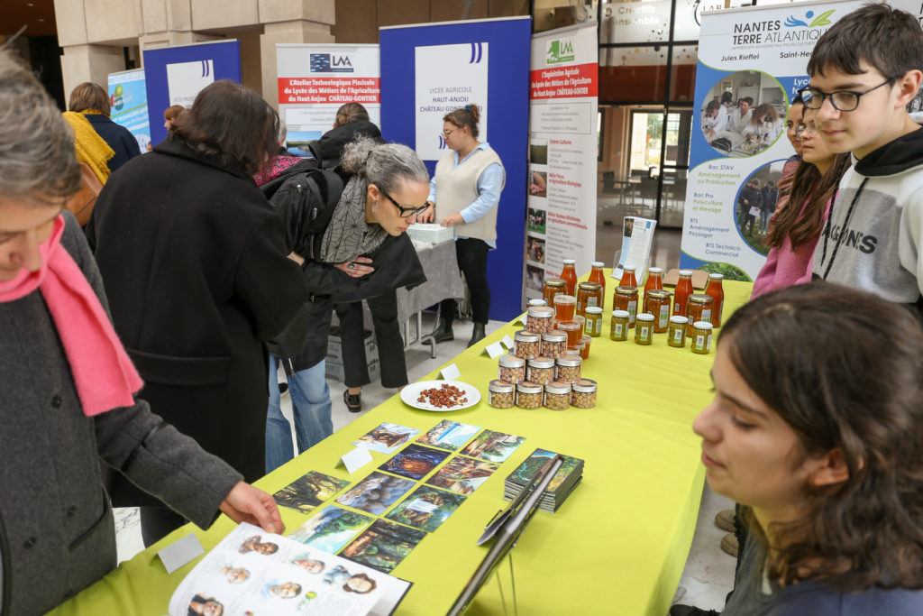 Marché de Noël des lycéens